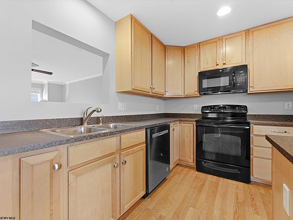 5th image of 37 Robin Ln