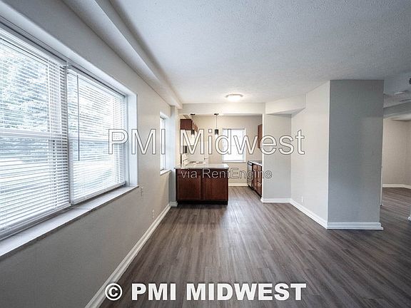 5th image of 140 E 19th St APT 1