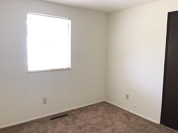 4th image of 6539 Menlo Way