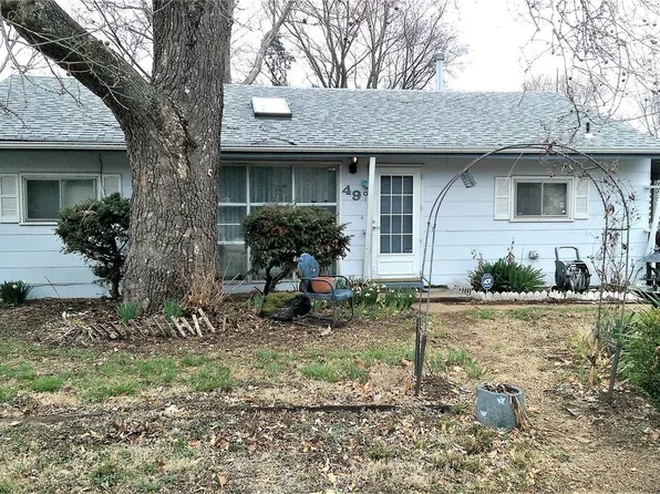 49 Becker Dr, Saint Louis, MO 63135
