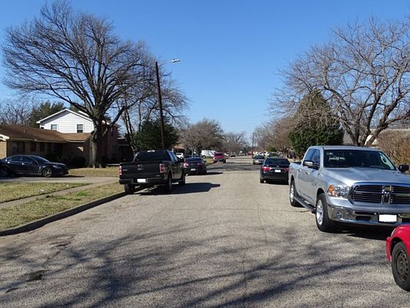 5th image of 622 Sunset Dr