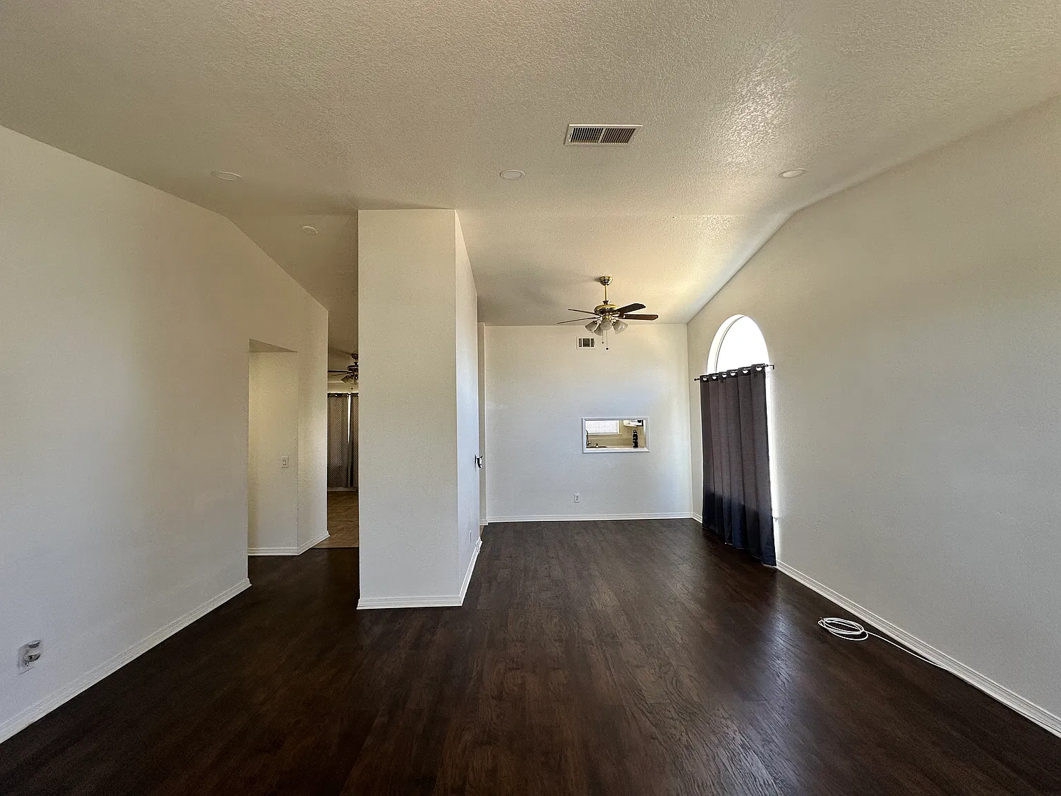 4 bed, 1843 sqft, $2,900 — Photo 2
