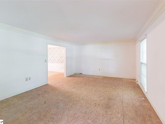 5th image of 209 Stonehedge Dr