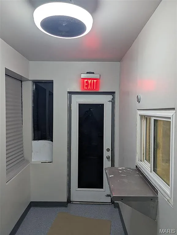 Studio, $200,000 — Photo 2