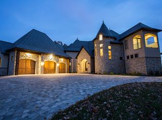 700 Cedar Crest Dr, Lake Ozark, MO 65049