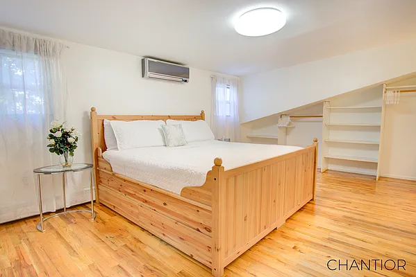 Rented by Chantior Real Estate LLC | media 8