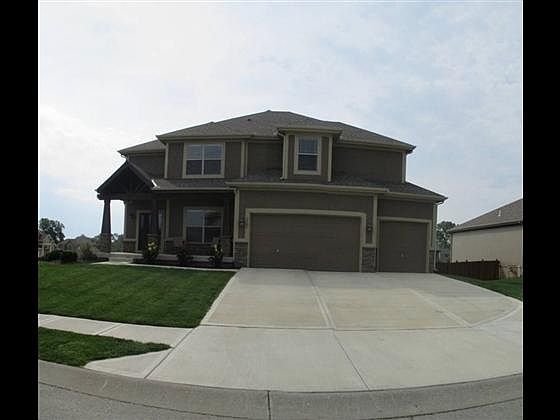 1st image of 2823 NE Wood Creek Ln
