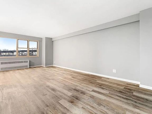 4th image of 2942 W 5th St APT 3O
