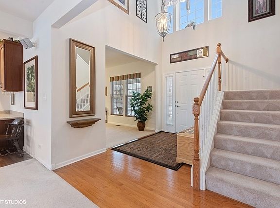 3rd image of 2395 Sussex Ln