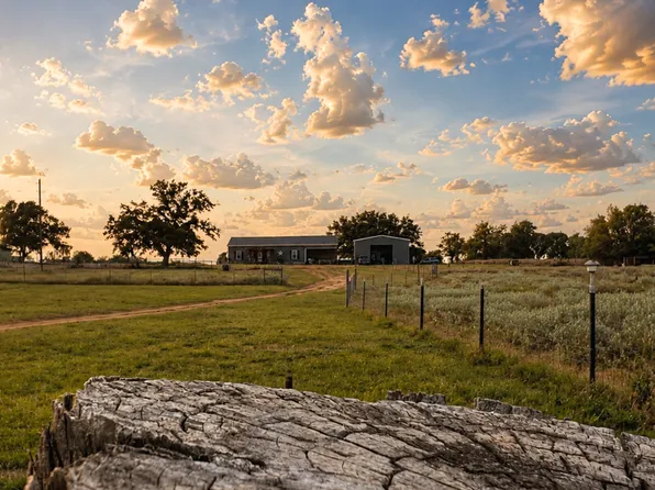 1754 County Road 467, Stockdale, TX 78160