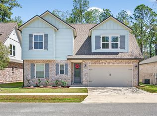 99 Laurel Oaks Dr, Freeport, FL 32439