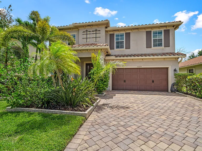 10652 Ivanhoe Ln — Photo 2