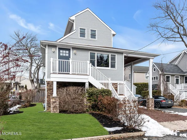 19 Maplewood Avenue, Rumson, NJ 07760
