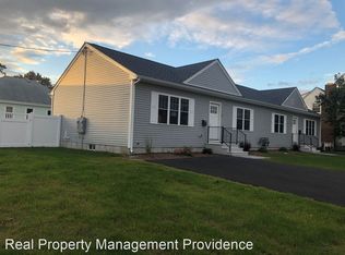 59 Manhassett St, Cranston, RI 02910