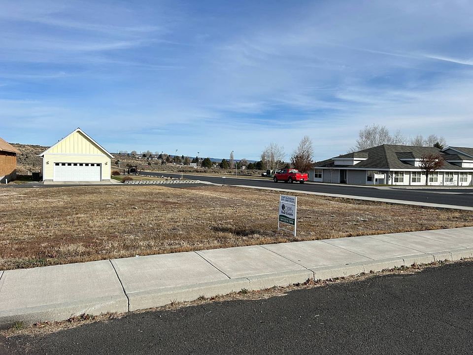 2nd image of 501 W Ridge Ave