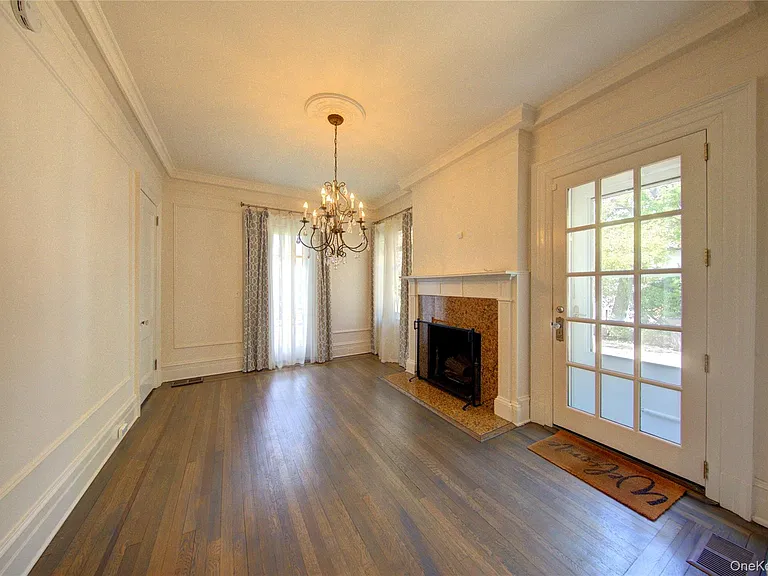 159 Magnolia Blvd — Photo 24