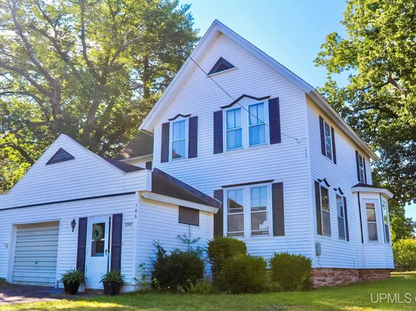 23147 Lake St, Dollar Bay, MI 49922