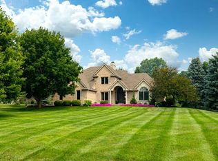 9108 Cambridge Dr, Saline, MI 48176