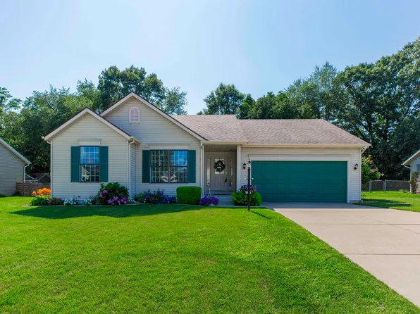 55109 Patrician Park Dr, Osceola, IN 46561