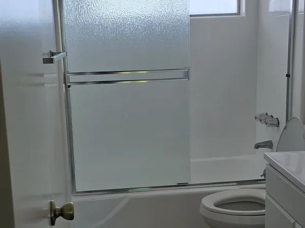 3610 Emerald St APT 20, Torrance, CA 90503