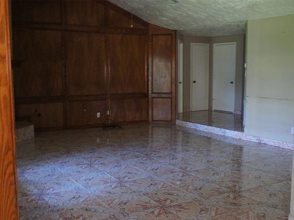 3rd image of 1339 Oakengates Dr