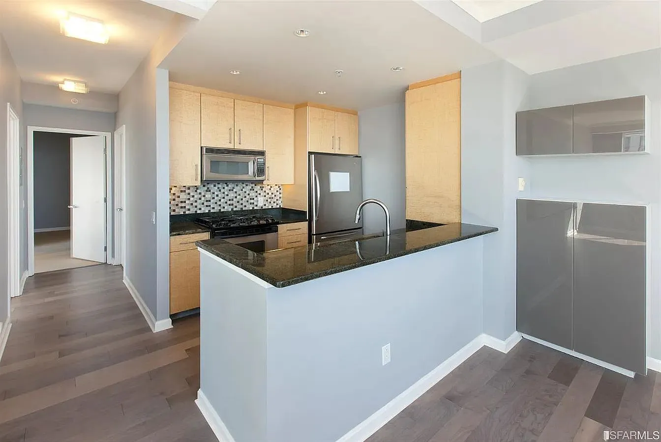 2 bed, 1.5 bath, 1215 sqft, $6,595 — Photo 3
