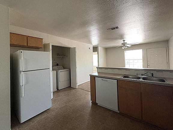 3rd image of 334 S 40th St APT D