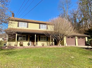 3012 New England Rd, West Mifflin, PA 15122