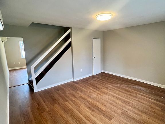 3rd image of 2623 Kensington Ave APT 8