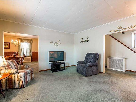 3rd image of 24 Raymond St