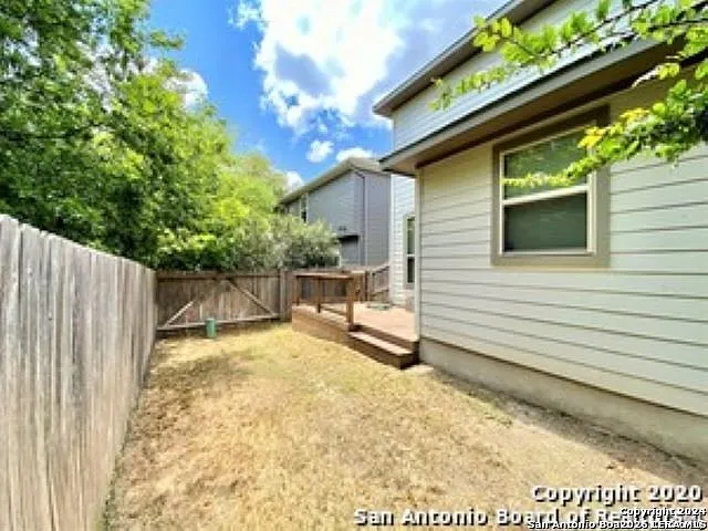 7106 Sunny Day — Photo 28