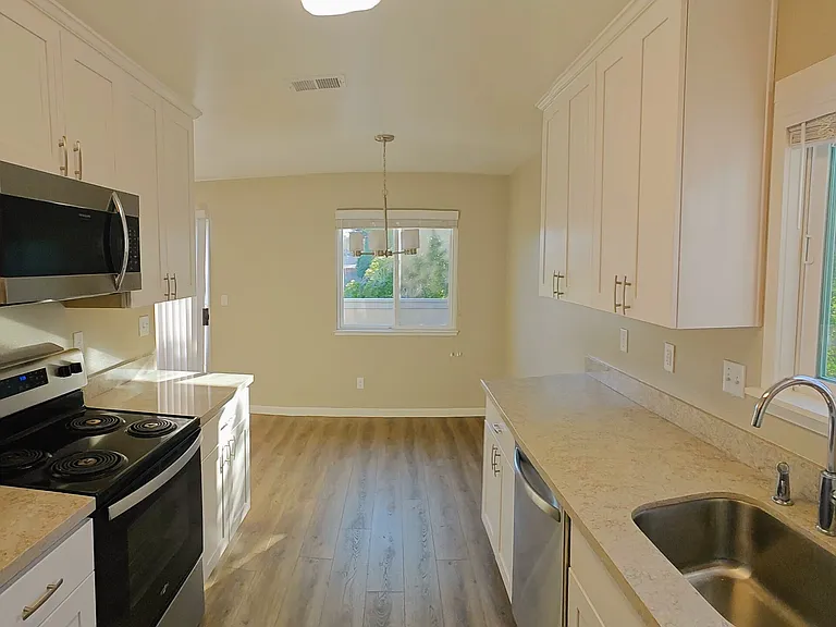 1079 Mohr Ln #D13 — Photo 12