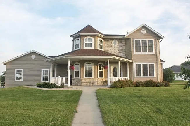 610 Bretts Way photo 1