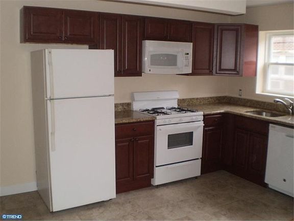 5th image of 4304 Vista St