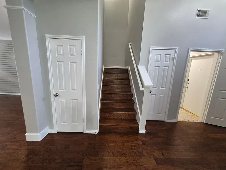 712 Moss Wood — Photo 10