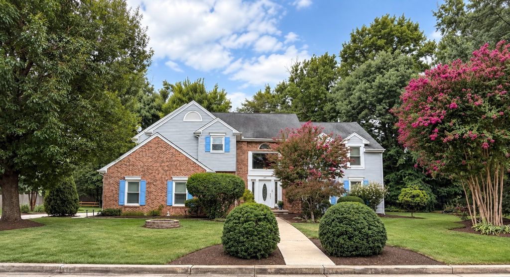 107 Bentley Dr - Property Image