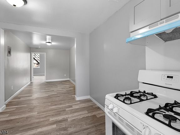 5th image of 23 Monroe St APT 2