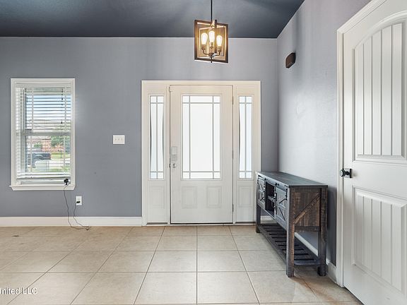 3rd image of 13763 Laurelwood Ln