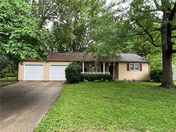 8608 E 78th Ter, Kansas City, MO 64138
