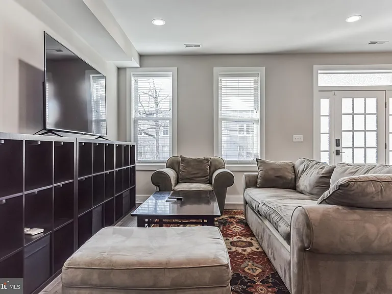 805 Jefferson St NW — Photo 6