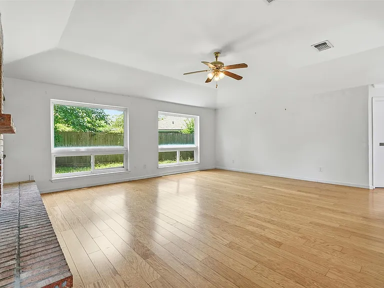 214 Glen Haven Ct — Photo 8