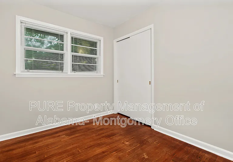 4332 Sussex Dr — Photo 1