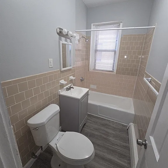 14 Abbotsford St #6 — Photo 8