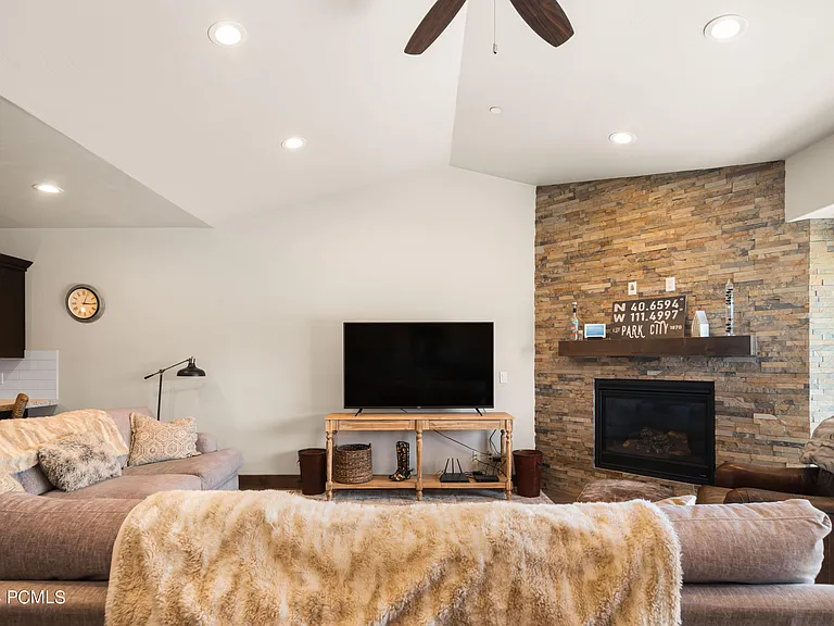 1220 W Wintercress Trl — Photo 13