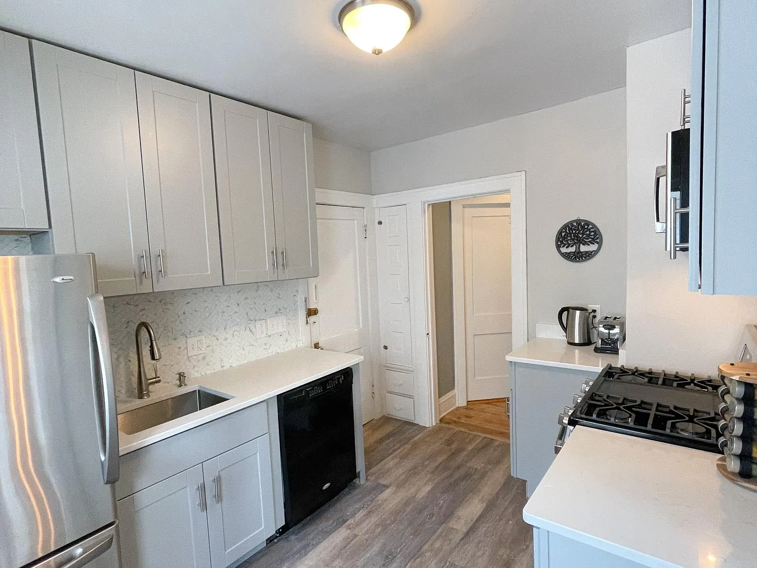 2 bed, 1900 sqft, $1,800 — Photo 3