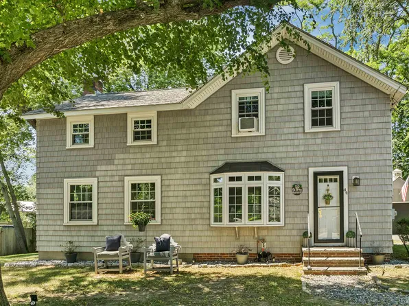 44 Main Street, Plaistow, NH 03865