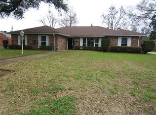 1703 Fulton Dr, Alexandria, LA 71301
