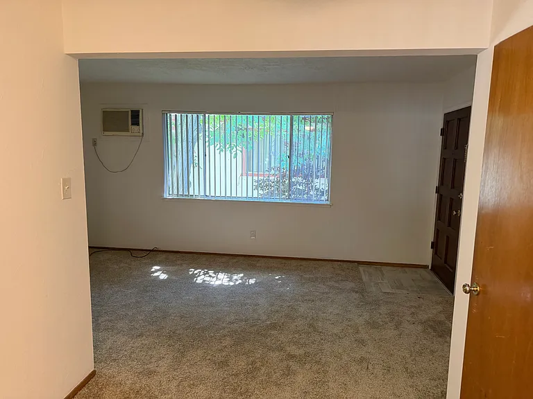 2406 G St — Photo 12
