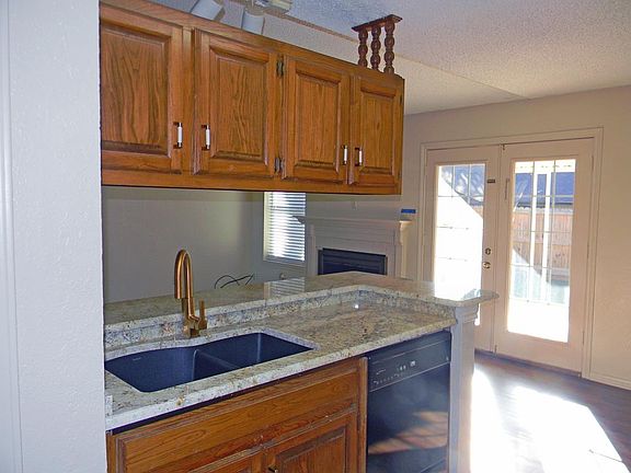 2nd image of 1110 Meadow Dr