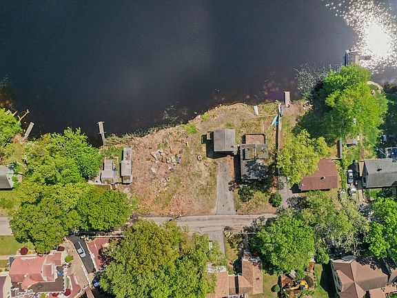 4th image of 31 Bylund Ave
